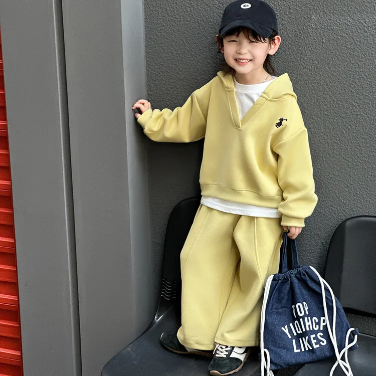2025秋季新款男童女童韩版时尚三件套设计刺绣标休闲连帽卫衣套装