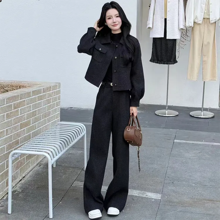 拉夏贝尔时尚套装2025秋冬季新款显瘦翻领短外套阔腿裤两件套