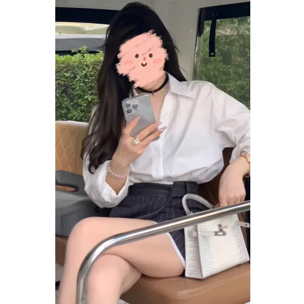 法式时尚套装2025春季新款蕾丝边白色衬衫+竖条不规则西装半裙