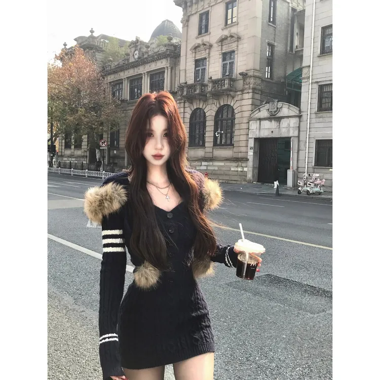 Mejiu蜜九【晴川柔涧】毛织性感纯欲连帽秋冬时尚设计感连衣裙