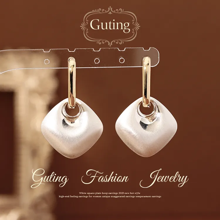 铜合金耳饰 22815金色环扣方糖耳坠耳环女耳饰秋冬高级感小众耳钉