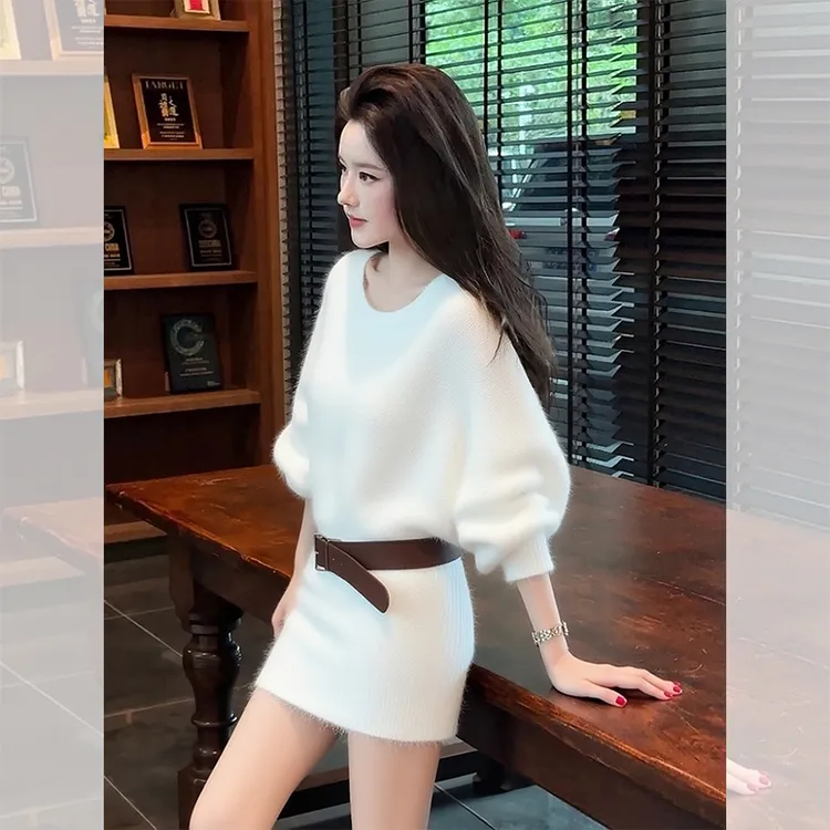 洋气时髦高贵气质包臀短裙女装秋冬内搭打底白色针织连衣裙后妈裙