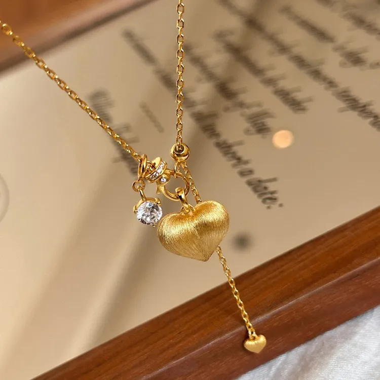 铜合金项链 A1187复古拉丝小屁桃爱心项链金色小众饰品锁骨链