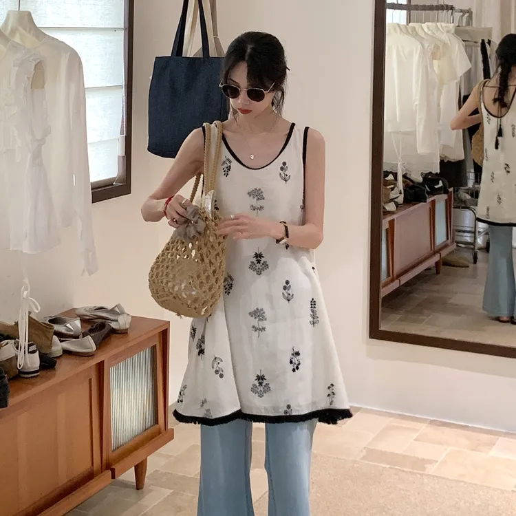 韩系白色碎花无袖衬衫女2025夏新款后背系带刺绣高级感上衣