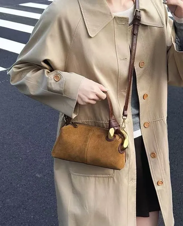 2025新款磨砂皮波士顿枕头包小众设计百搭手提包休闲软皮单肩斜跨