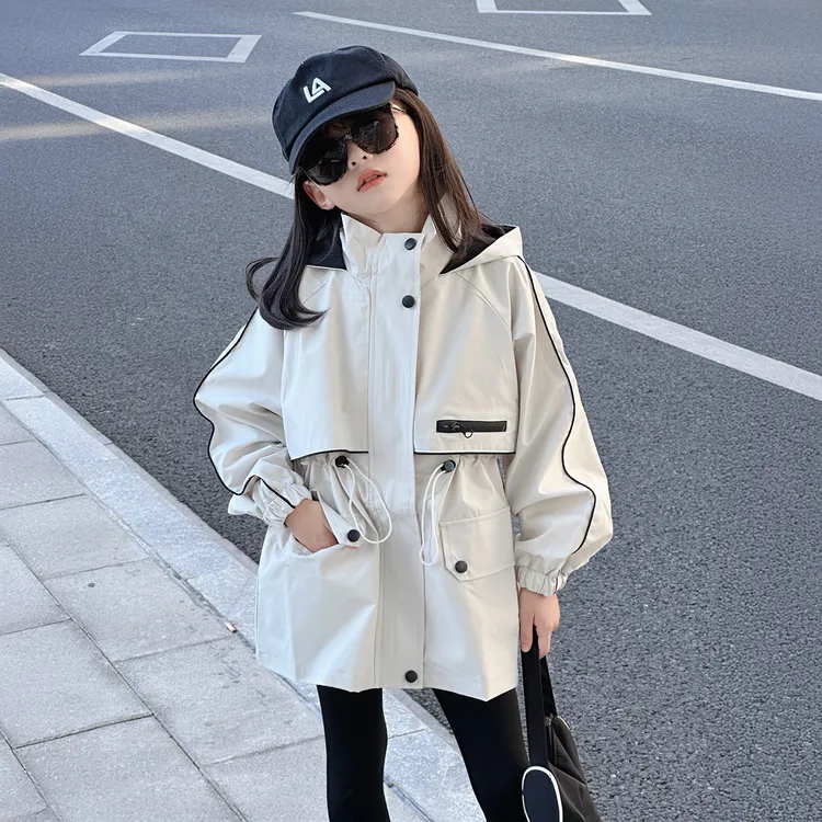又酷又飒的女童外套秋2025新款女大童秋装冲锋衣儿童秋季洋气风衣