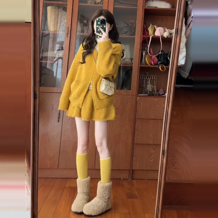 2026新款复古甜美软糯针织连衣裙子女冬跨年富家千金高腰短裙套装