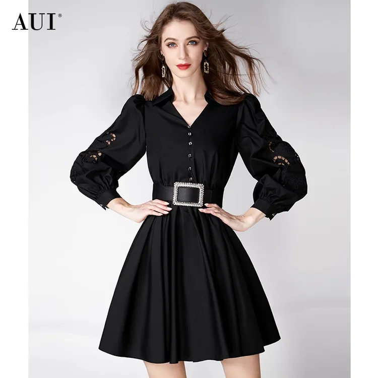 aui黑色设计感时尚V领连衣裙女小众优雅气质显瘦小黑裙24W014800