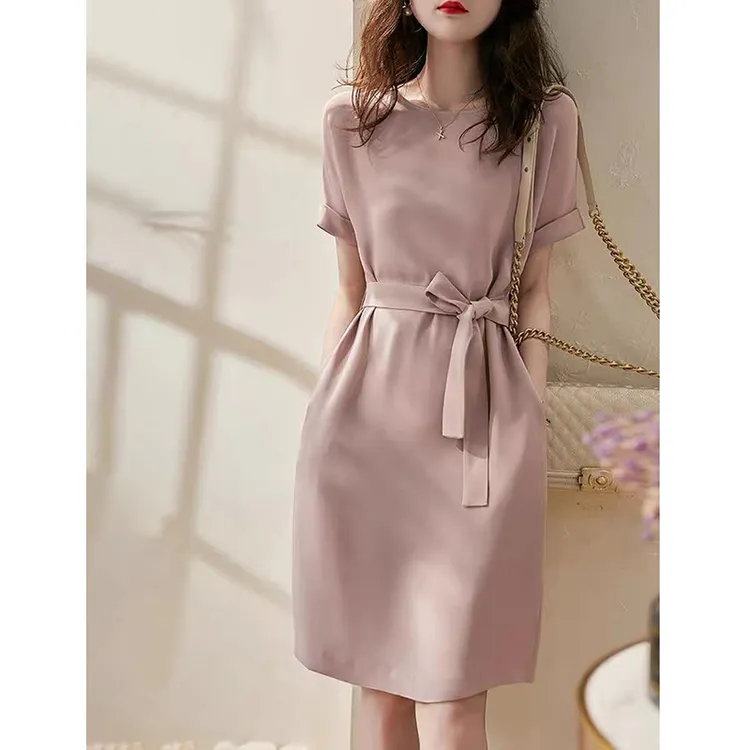 2025夏季新款纯色圆领短袖连衣裙设计感小众宽松显瘦复古气质中裙