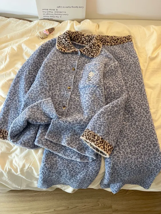 蓝色豹纹凯蒂猫保暖半边绒睡衣女秋冬新款慵懒风家居服可外穿套装