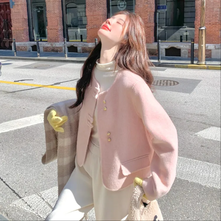 粉色烫金扣子双面羊绒呢子短大衣女秋冬季法式小香风名媛毛呢外套