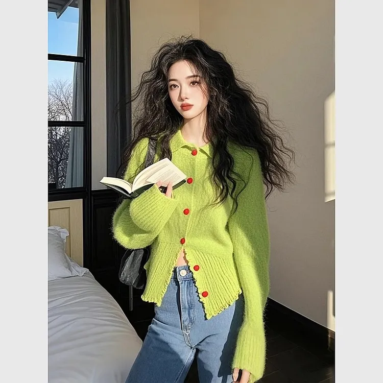 慵懒高级感超好看韩系时尚奶呼呼软糯时尚绿色翻领针织开衫上衣女