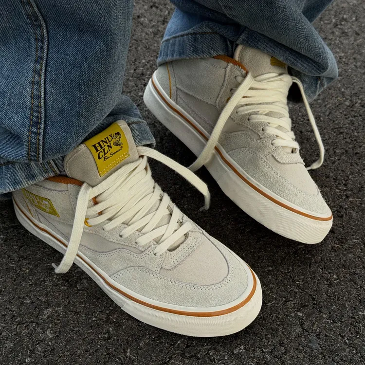 FTMD futuremade小屁孩联名米色翻毛皮中帮男女休闲鞋全麂皮板鞋