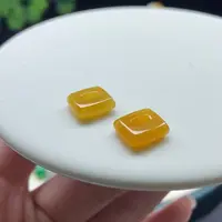 翡翠颈饰未镶嵌冰黄翡福贝一对