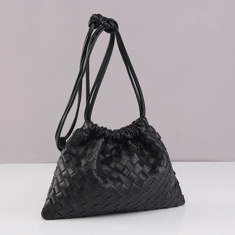 单肩包新款福袋女包手工编织包包束口皱褶云朵包时尚复古斜挎包女