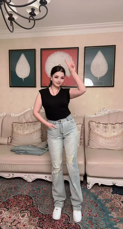 866女款烟管裤微喇设计高腰显瘦直筒牛仔裤时尚百搭长裤