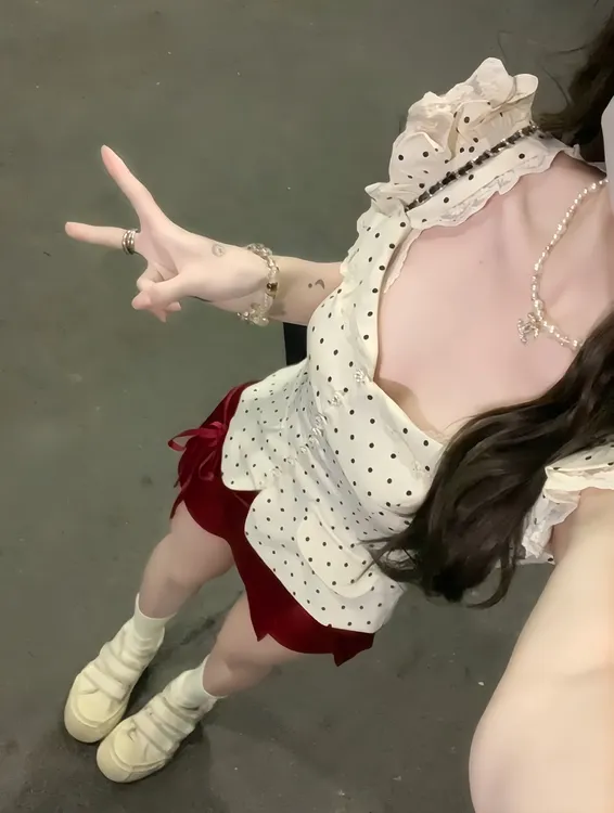 娇香小miu~夏季法式小飞袖蕾丝花边波点衬衫女红色半身裙两件套潮