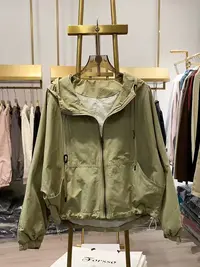【预售2598号 男女情侣款冲锋衣】--姐妹服装2店