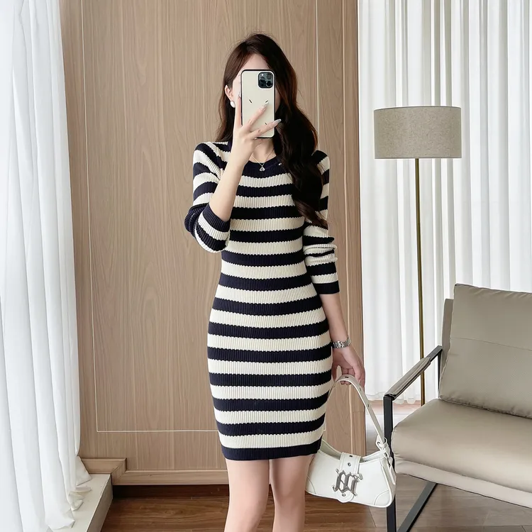 广州十三行高级感女装性感包臀裙女长袖撞色条纹针织连衣裙小香风