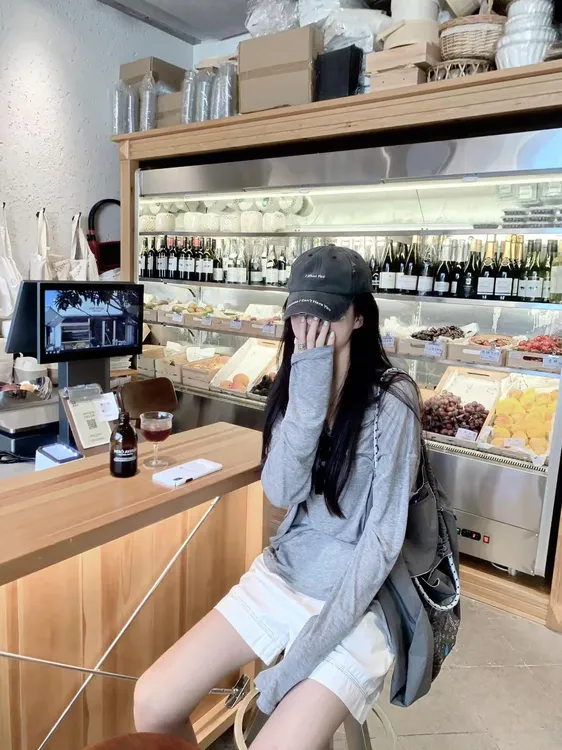 法式灰色防晒长袖T恤女夏季轻薄百搭宽松慵懒显瘦上衣阔腿短裤