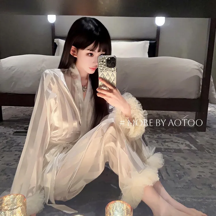 冰丝缎面睡衣女春夏新款纯欲高级感宫廷风家居服长袖长裤气质套装