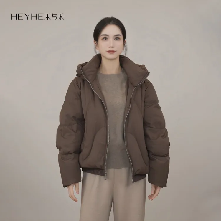 小禾【木质调】90白鹅绒连帽高领锁温保暖简约轻量休闲短款鹅绒服