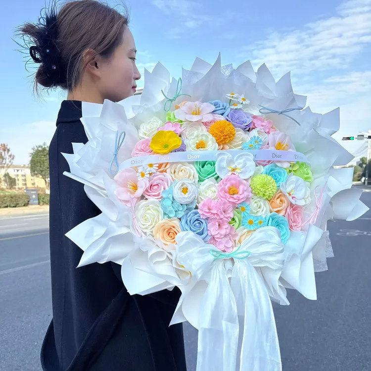 永生花成品52朵多巴胺抱抱桶花束送闺蜜女朋友仿真香皂花生日礼物
