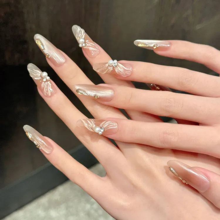 【翩若惊鸿】【翩若惊鸿】芭蕾风纯欲腮红猫眼杏仁美甲片香槟飘带长款手工穿戴甲