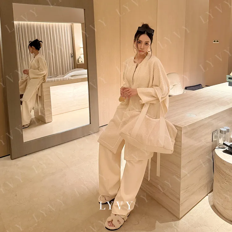 【LYVY2店】袁伶嫣同款米色初剪毛毛超柔绒外套休闲宽松