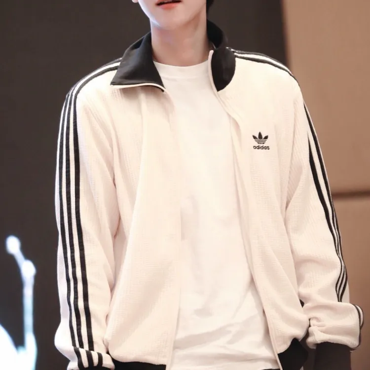阿迪达斯WAFFLE BBTT条纹时尚百搭舒适男女同款夹克奇妙白JW0109