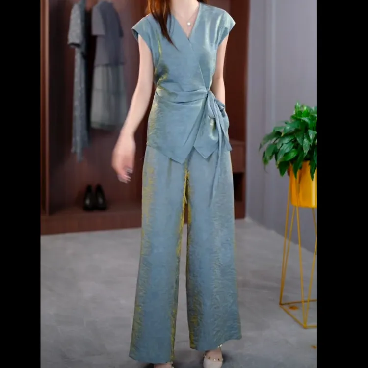 女装两件套气质显瘦洋气减龄时尚优雅收腰遮肉简约大气