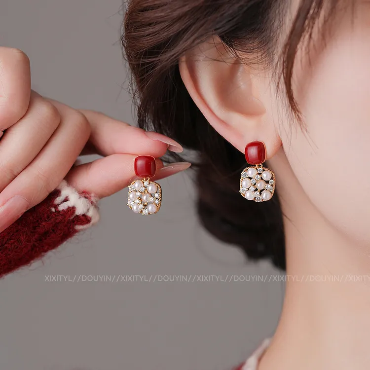 铜合金耳饰 红色方形耳钉女2026新款高级感轻奢气质耳环新年耳饰