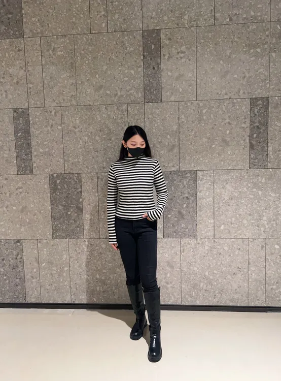 新款时尚半高领针织条纹羊毛打底衫