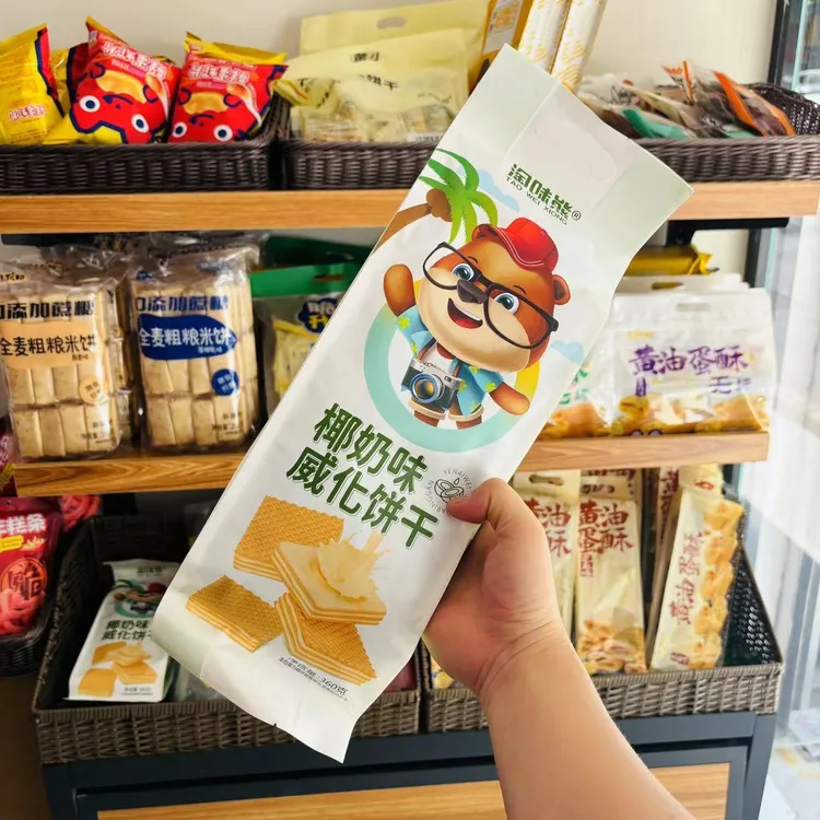 淘味熊牛乳酸奶椰奶味威化饼干360g单独小包装零食老式怀旧早餐饼