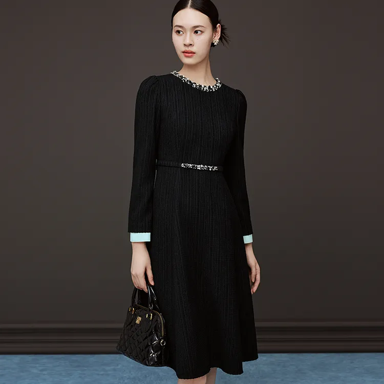2025新款高贵天鹅绒丝绒连衣裙秋冬气质小黑裙-MJGD02WOP325B11