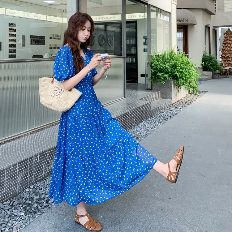 法式减龄蓝色碎花连衣裙女夏2025新款收腰显瘦气质洋气超好看裙子