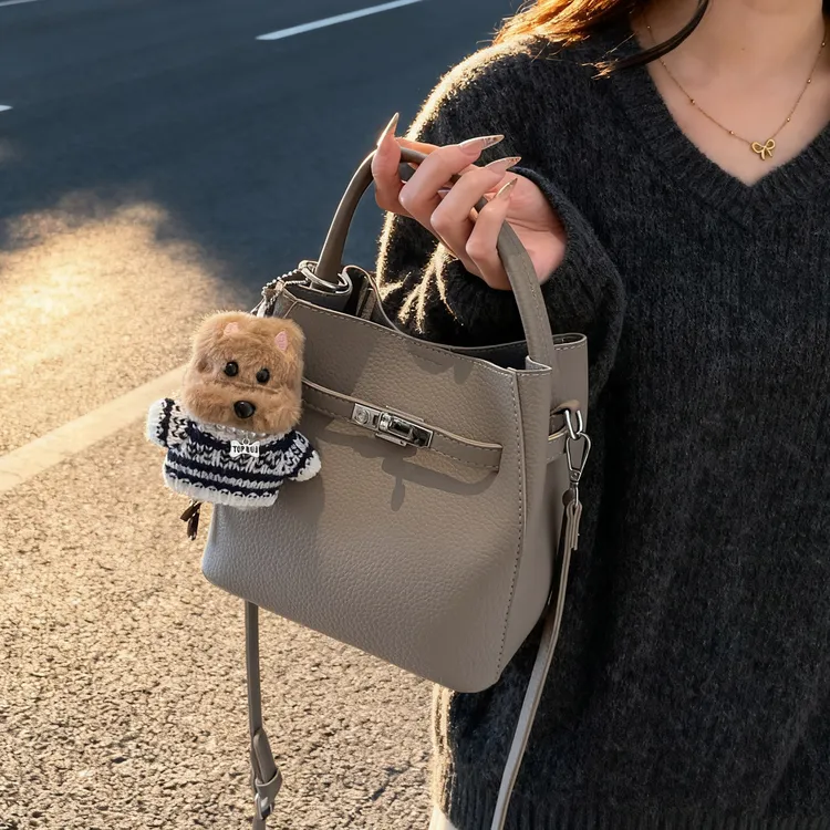 复古手提包包女士2025秋冬新款潮时尚轻奢水桶包高级感百搭斜挎包