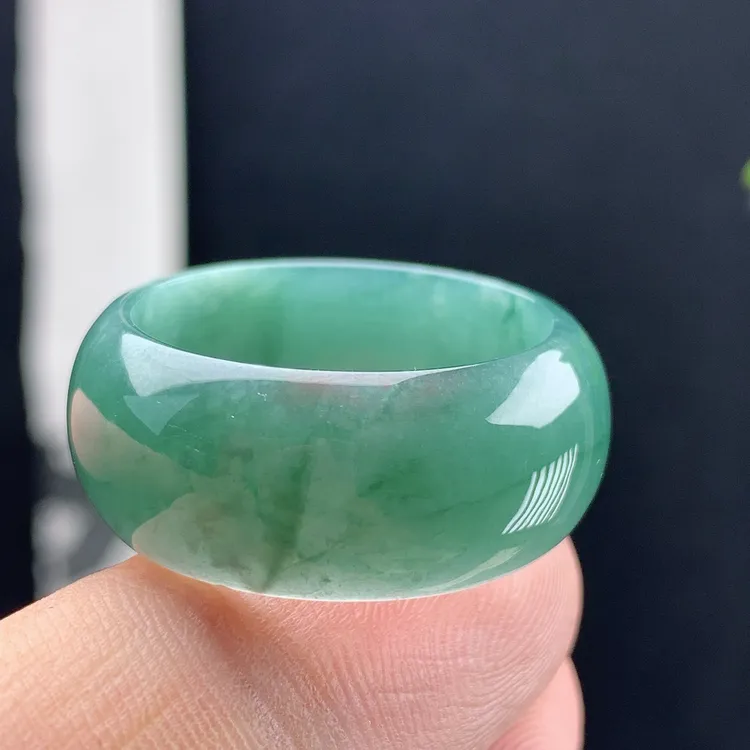优惠戒指内径23纯天然A货翡翠老坑冰种蓝绿色素面轮胎宽扳指环