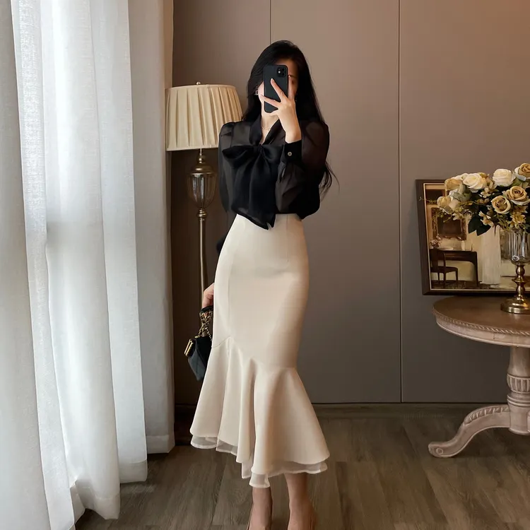 设计感小众黑色鱼尾裙半身裙2025秋季新款气质修身显瘦包臀长裙女