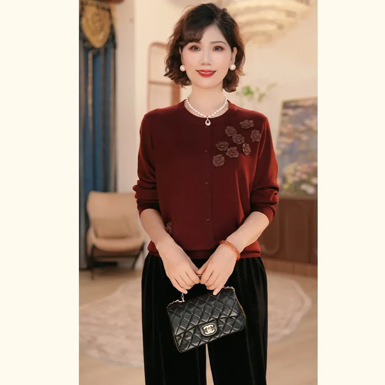 年轻妈妈秋装时尚复古针织衫25新款洋气中老年女装上衣服套装