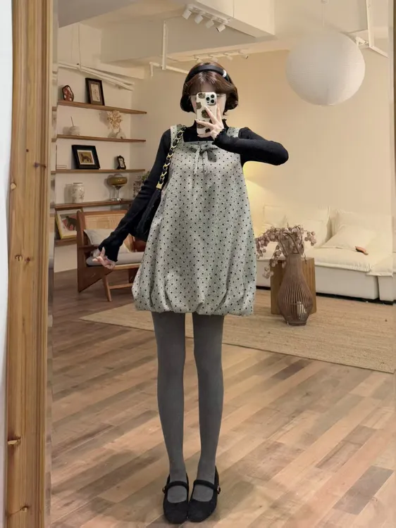 蕾英俊-星尘栗野-冬季法式田园波点无袖背心花苞连衣裙-JFD6900