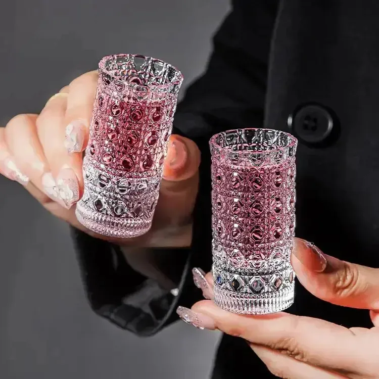 轻奢宝石纯色简约INS风锤纹杯浮雕酒直筒一口白酒酒杯