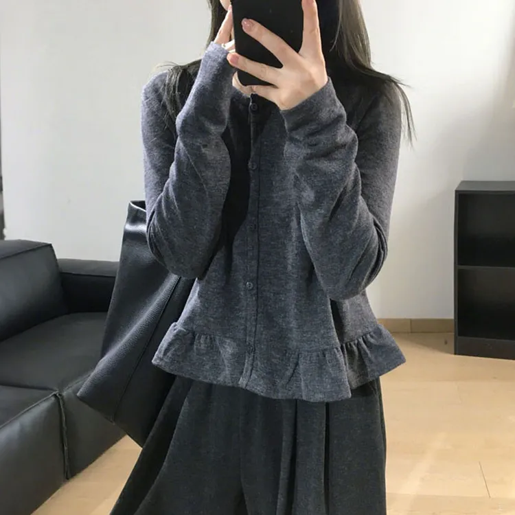 早秋2025新款韩系木耳边长袖T恤女小个子薄款小众圆领打底衫上衣