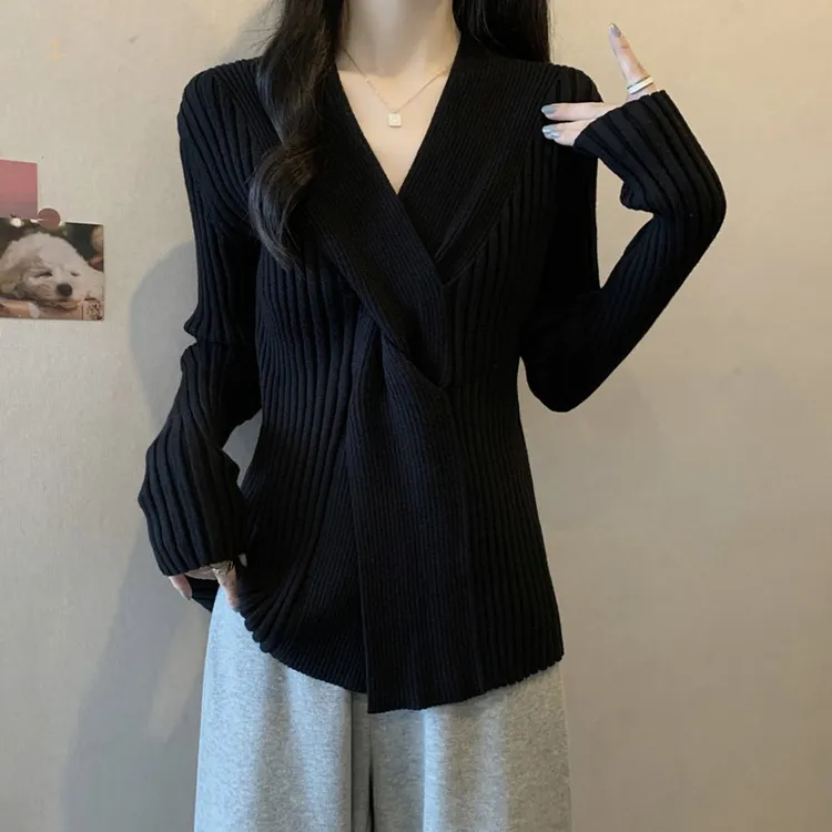 秋冬季大码女装胖mm正肩设计感V领长袖针织毛衣女遮肚子显瘦上衣