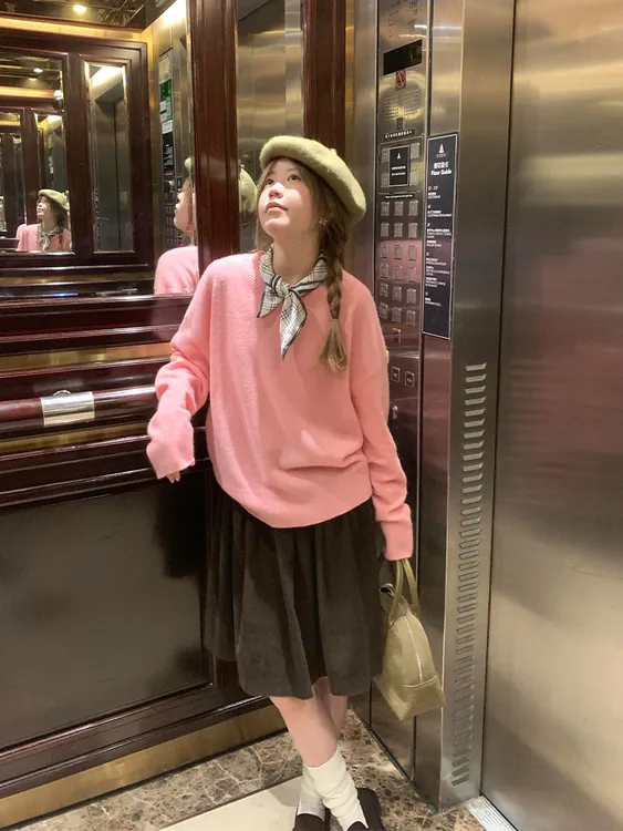2025秋季新款少女风穿搭慵懒感粉色毛衣女高腰显瘦半身裙时尚套装
