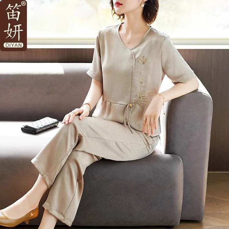 时尚妈妈新中式妈妈夏装国风短袖套装2025新款中老年女装两件套薄