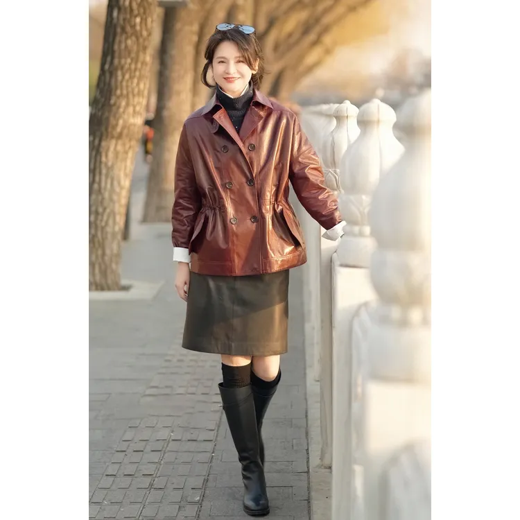 我是摩羯 安可拉红 100羊皮经典双排扣通勤皮外套短风衣