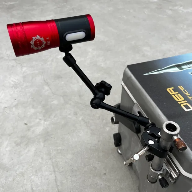 万向钓椅灯架免打孔钓箱灯架户外钓鱼直播支架手机支架钓鱼装备