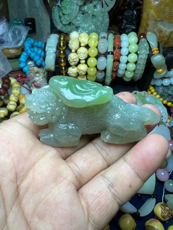 老料和田玉貔貅玉石把件带证书