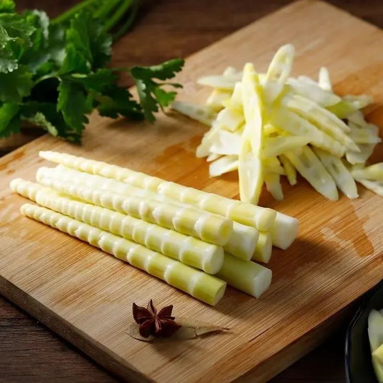 方竹笋贵州高山农家现剥庆竹笋鲜脆嫩山里美味天然生长时令嫩笋尖